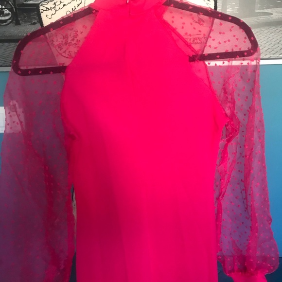 Hot pink long dress with mesh arms - Picture 6 of 7